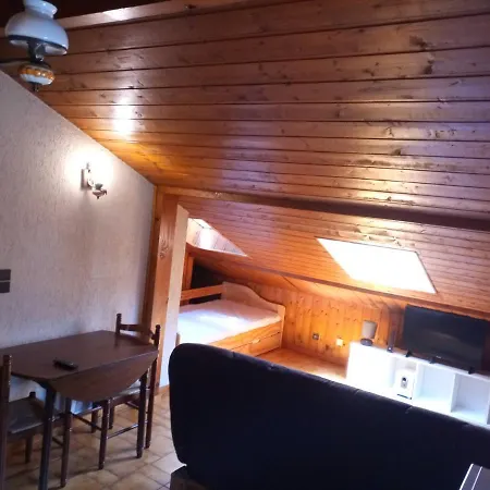 Studio Pour Vacances A La Montagne . *
